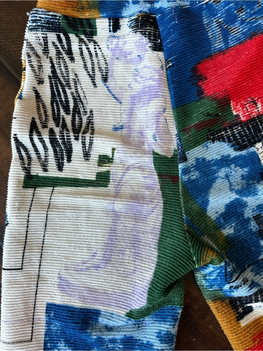 Multicolor Abstract Print Ribbed Shorts - Picture 3 of 4